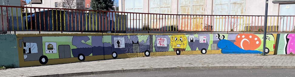 Gestaltete Wand am Busbahnhof Oschatz