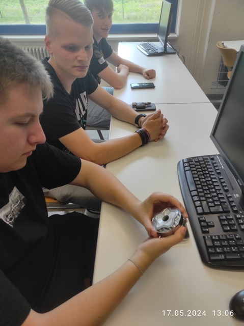 Praktische Demonstration CNC-Technik 1