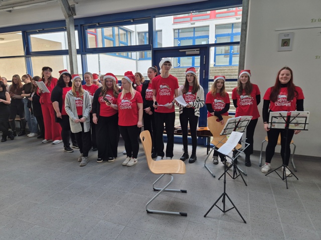 Gemeinsames Singen im Foyer 2