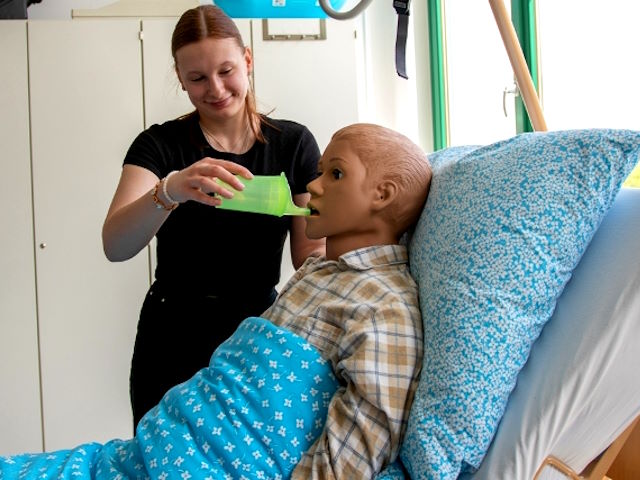 Ausbildung Krankenpflegehelfer Praxis 2